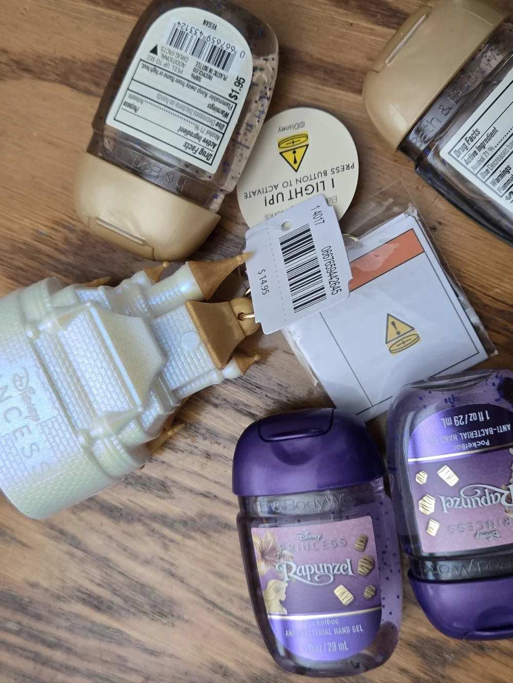 👑🤲NWT‼️Bath & Body Works Disney Princess Light-up Castle Holder w/ Sanitizers